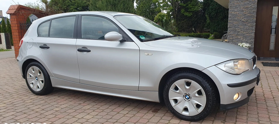 BMW Seria 1 cena 19000 przebieg: 127600, rok produkcji 2005 z Wolbrom małe 106